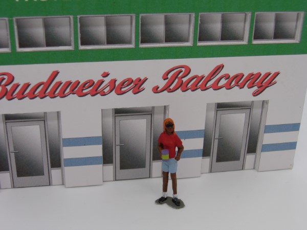 F837 - Greenhills Scalextric Carrera Standing Female with Drink Can Spectator 1.32 Scale - NEW