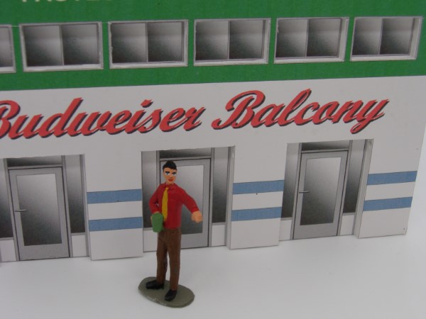 F841 - Greenhills Scalextric Carrera Standing Male Spectator 1.32 Scale - NEW