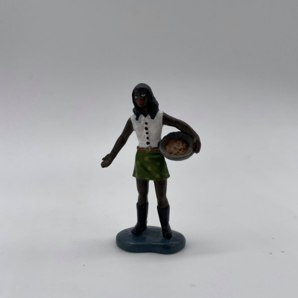 F1006 Greenhills Unique Hand Painted Britains Female Farm Hand - 1.32 Scale - NEW