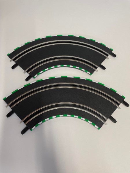 Greenhills Carrera GO!!! 2 x Green & White Standard Curves - NEW - MT749