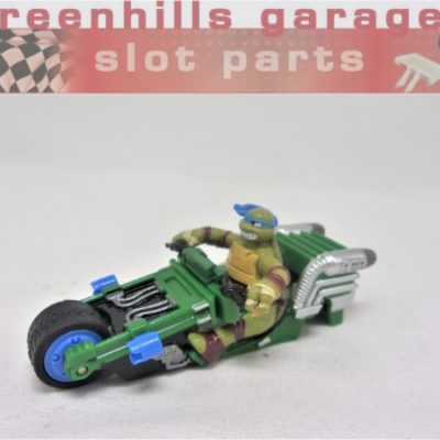 Greenhills Carrera GO!!! Teenage Mutant Ninja Turtle Leonardo Body shell/Front Axle/Tyre- NEW- P8209**