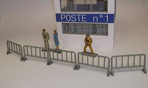 Greenhills Slot Car Accessory Crowd Barriers x 5 - 1:43 Scale - Brand New - MACC335