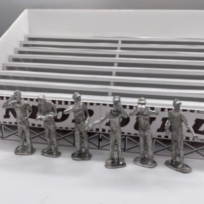 MACC729 - Greenhills Diecast Metal Standing Spectators x 6 for Scalextric Carrera etc 1.32 Scale - NEW