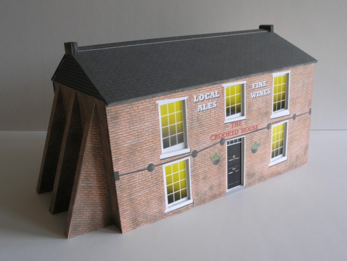 Greenhills The Crooked House Pub Building Model 1:32 Scale - Brand New - MB42 - Image 3