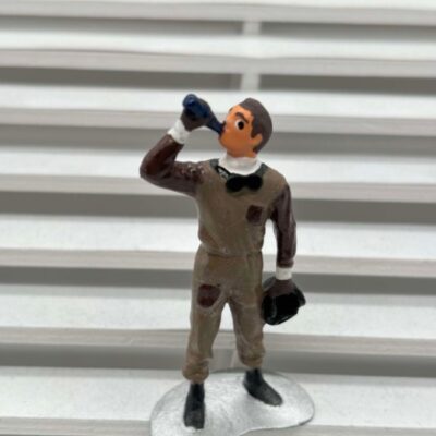 F11313 - Greenhills Painted Drinking Driver 1.32 Scale for Scalextric Carrera etc - NEW