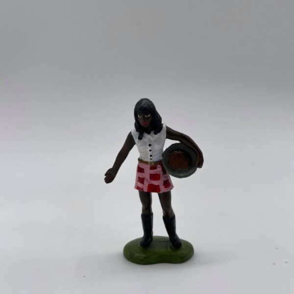 F1008 Greenhills Unique Hand Painted Britains Female Farm Hand - 1.32 Scale - NEW
