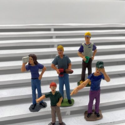 F1108 Greenhills Diecast Metal Painted Spectators x 5 for Scalextric Carrera etc 1.32 Scale - NEW