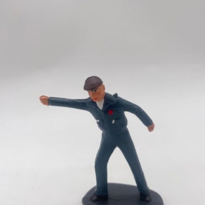 F1127 - Greenhills Painted Mechanic 1.32 Scale for Scalextric Carrera etc - NEW