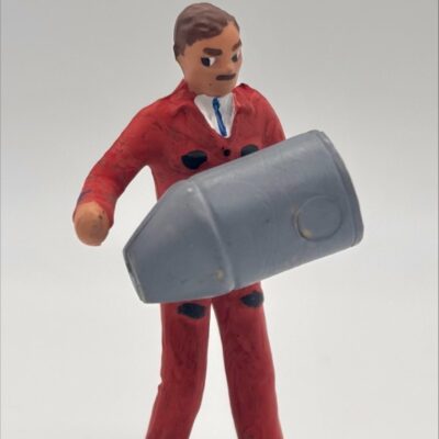 F1144 - Greenhills Scalextric Carrera Painted Trackside Mechanic 1.32 Scale - NEW