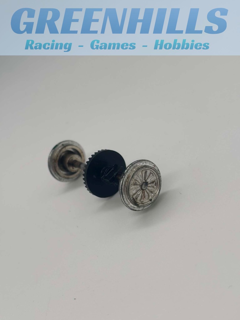 Greenhills Airfix MRRC Vanwall F1 Rear Axle + Wheels + Gear Wheel + Mount - P11179