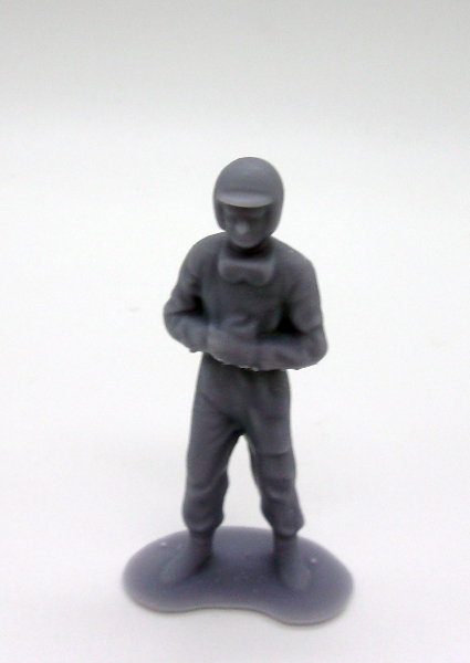 Greenhills Slot Car Vintage Driver in Helmet with Goggles - Unpainted - 1:43 Scale - NEW - GP28 - Image 3