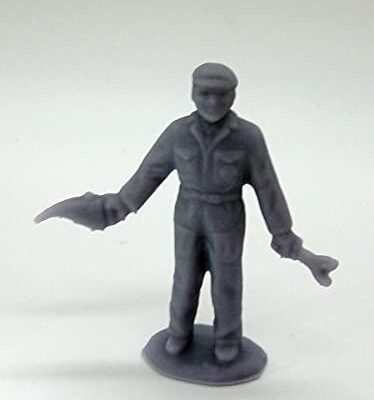 Greenhills Slot Car Vintage Mechanic with Oil Can - Unpainted - 1:32 Scale - NEW - GP22