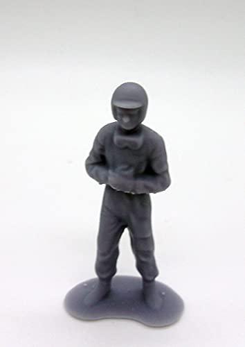 Greenhills Slot Car Vintage Driver in Helmet with Goggles - Unpainted - 1:43 Scale - NEW - GP28 - Image 2